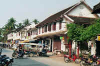 LuangMainStreetZoom.JPG (159124 octets)